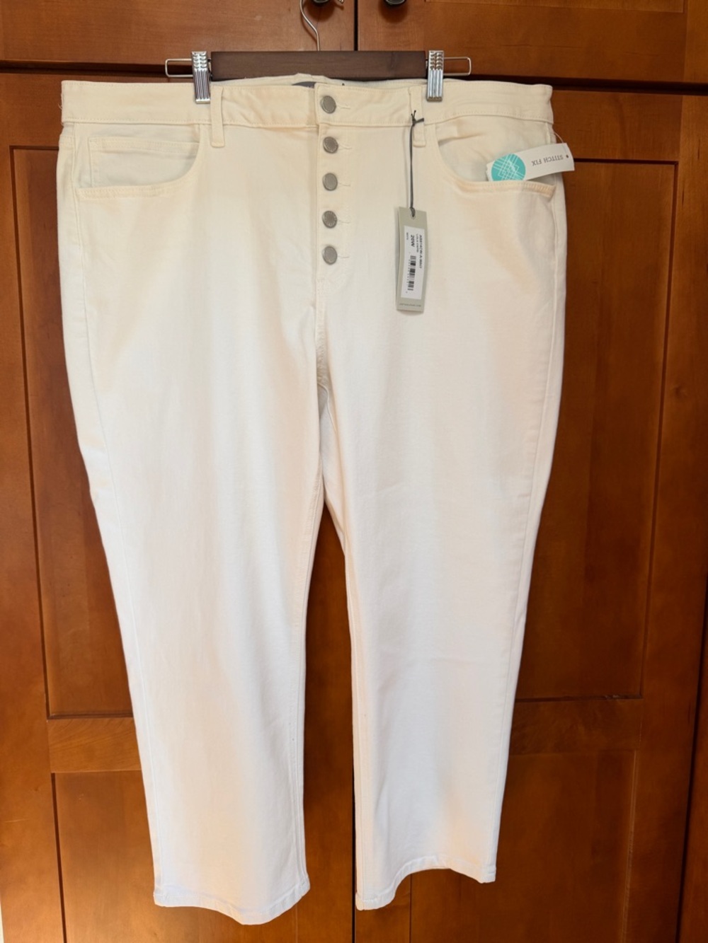 Just USA Button-Front Lola Capri White Jeans